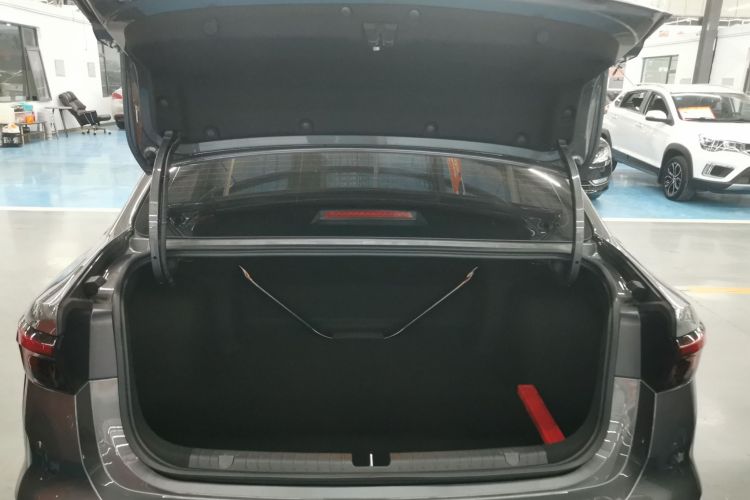 吉利汽车 帝豪 2026款 第4代 400万纪念款 1.5L CVT超越型机舱底盘23