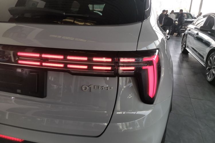 领克01 EM-P 2023款 1.5TD EM-P PM车身外观6006