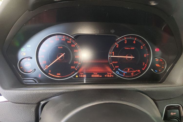 宝马3系GT 2019款 320i M运动套装中控内饰14