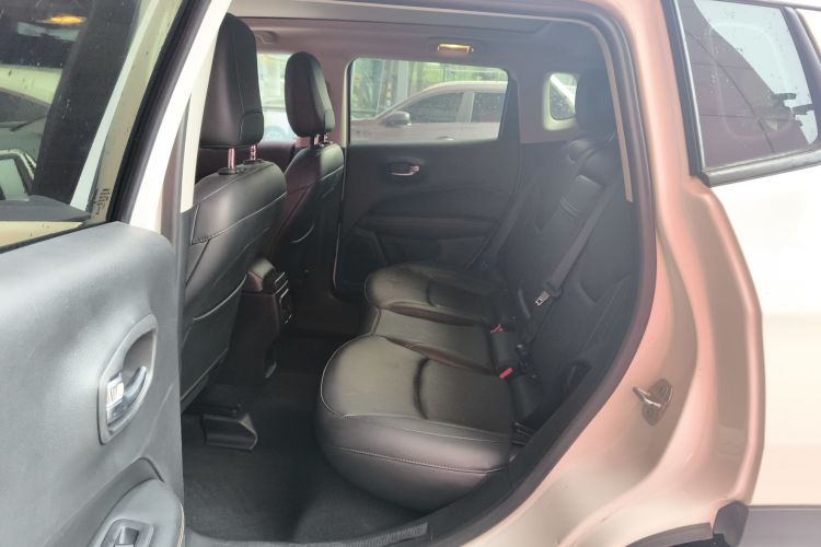 Jeep 指南者 2017款 200T 自动家享版中控内饰21