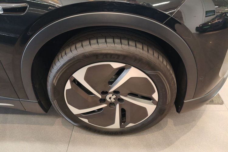 蔚来EC6 2023款 75kWh车身外观10