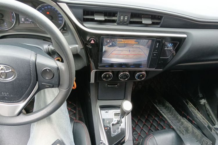 丰田 卡罗拉 2017款 改款 1.2T S-CVT GL-i中控内饰16