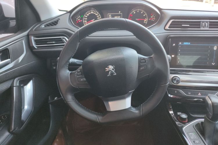 标致308 2016款 350THP 自动尊贵版中控内饰13