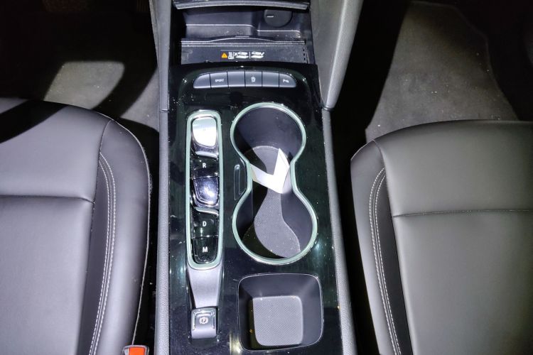 别克 君威 2024款 25T 超享版中控内饰18