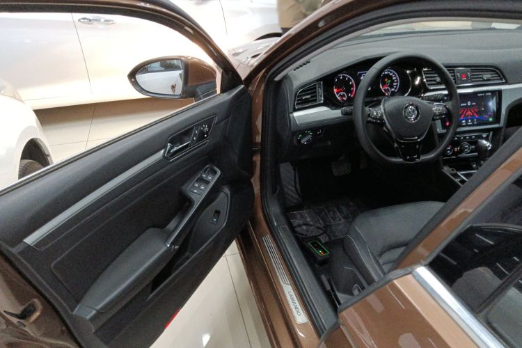 大众 凌渡 2017款 280TSI DSG舒适版中控内饰20