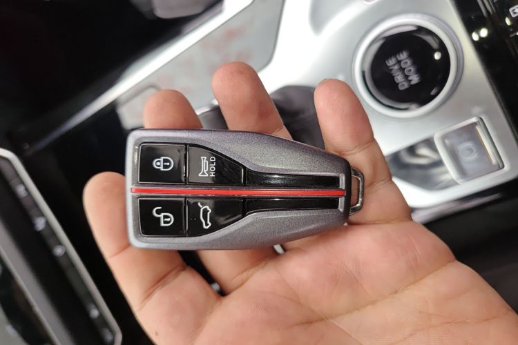 红旗HS5 2019款 2.0T 智联旗享四驱版中控内饰7001