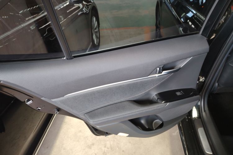 丰田 凯美瑞 2023款 双擎 2.5HG 豪华版中控内饰49