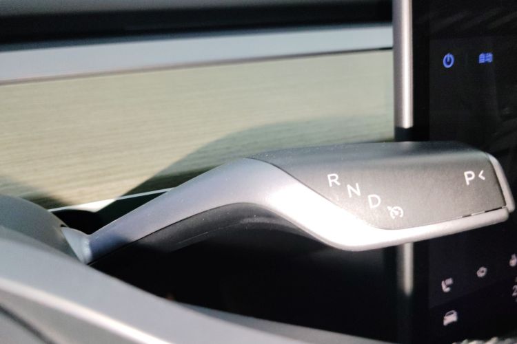 特斯拉 Model Y 2022款 改款 后轮驱动版中控内饰18