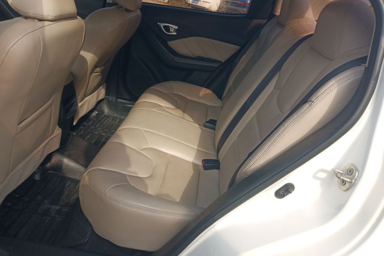 广汽传祺 传祺GA3S视界 2014款 1.6L 自动豪华ESP版中控内饰21