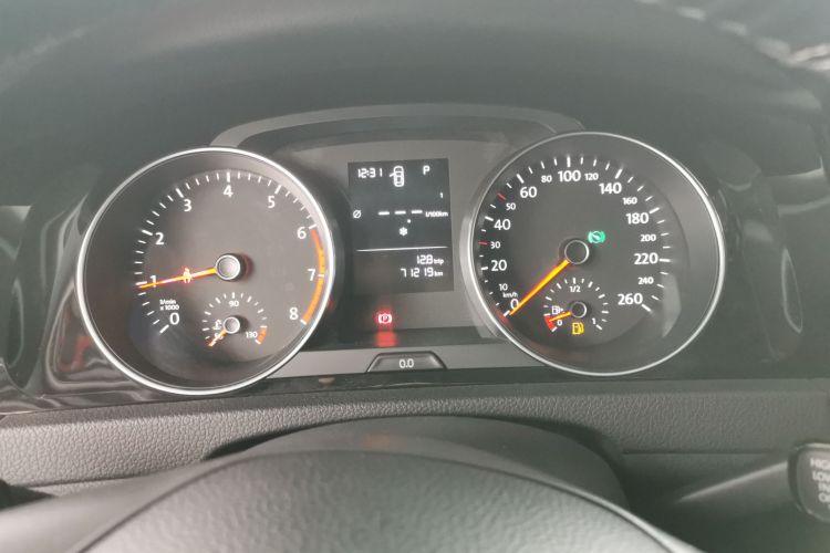 大众 高尔夫 2018款 1.6L 自动时尚型中控内饰14