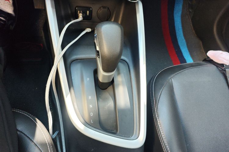 雪佛兰 科沃兹 2020款 Redline 325T 自动欣耀版 国VI中控内饰18