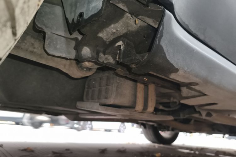 陆风X7 2015款 2.0T 全景尊贵版局部细节9002