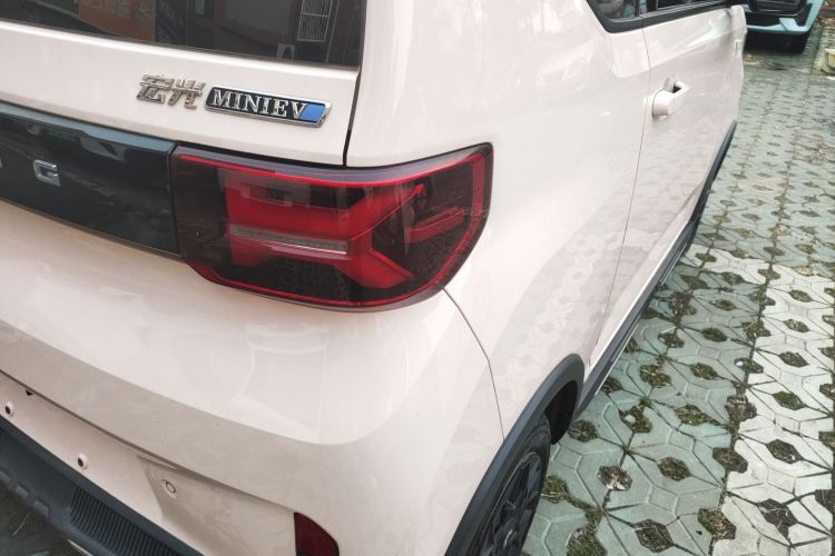 五菱汽车 宏光MINIEV 2022款 GAMEBOY 200km 玩乐款 磷酸铁锂车身外观9