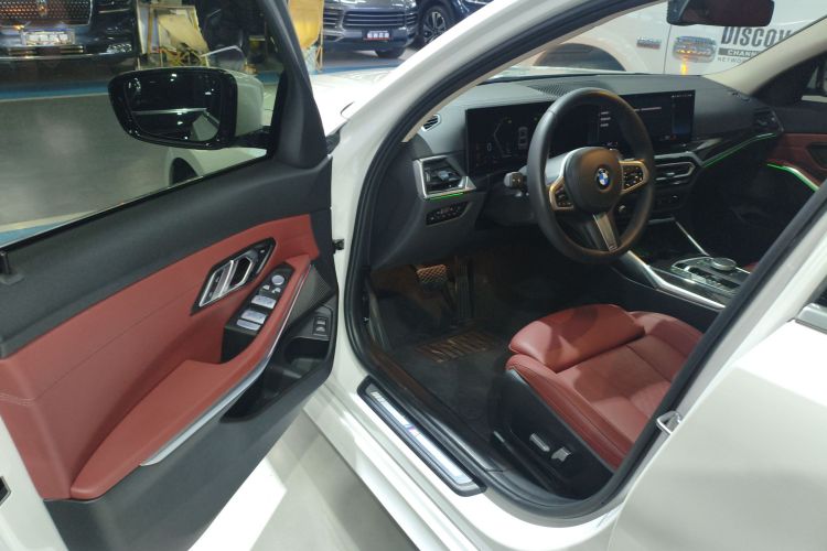 宝马3系 2023款 325Li M运动套装中控内饰20