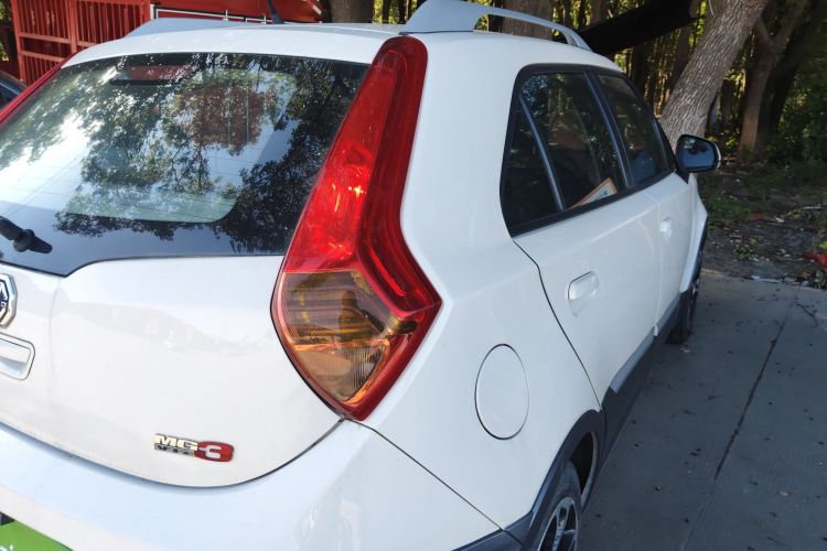 名爵3SW 2015款 1.5L AMT精英型车身外观9