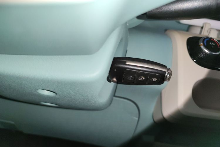 凌宝汽车 凌宝uni 2022款 微甜版中控内饰11