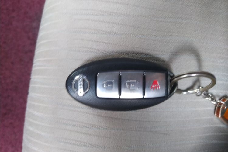 日产 骐达TIIDA 2011款 1.6L CVT智能型中控内饰11