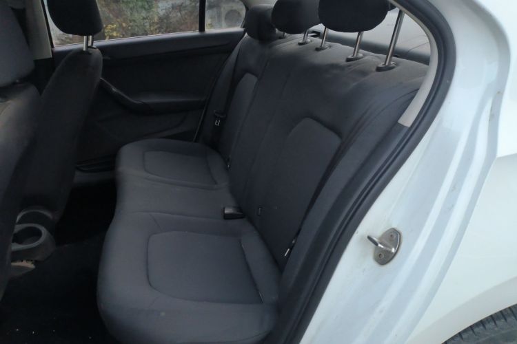 大众 桑塔纳 2015款 1.6L 手动风尚版中控内饰7004