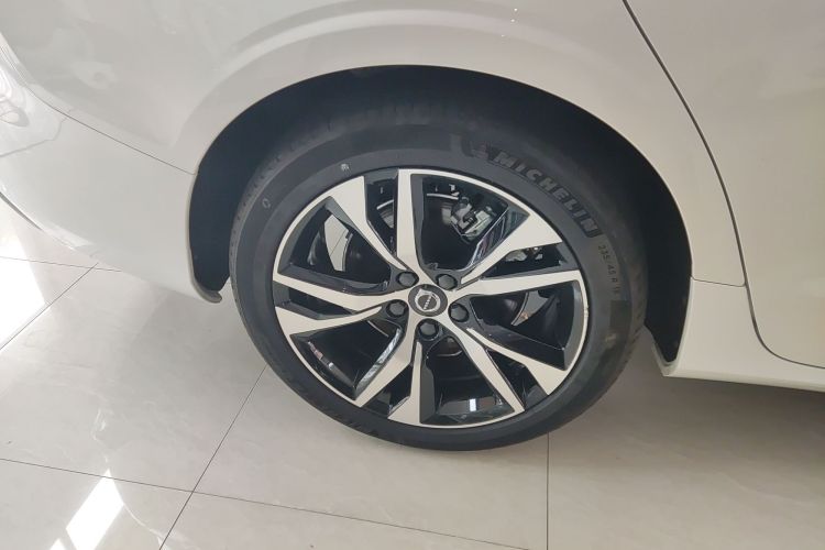 沃尔沃S60 2025款 B5 智雅运动版车身外观56