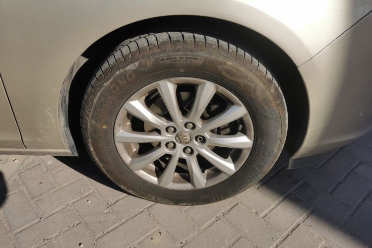 别克 英朗 2013款 GT 1.6L 自动时尚版车身外观10