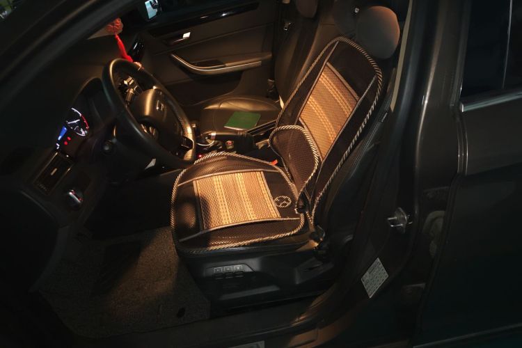 观致3 2015款 三厢 1.6T 自动致臻增强型中控内饰19