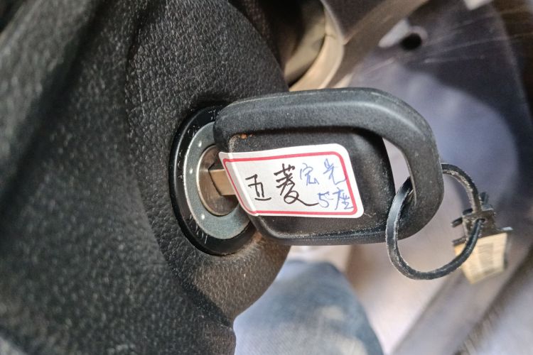 五菱汽车 五菱宏光 2021款 1.5L改款 S舒适型 液压助力LAR中控内饰11