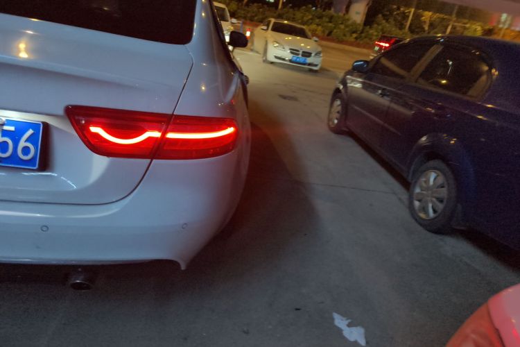 捷豹XEL 2018款 2.0T 250PS 尊享版车身外观9