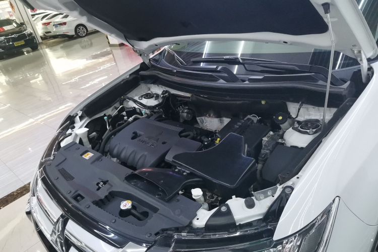 三菱 欧蓝德 2018款 2.4L 四驱豪华版 7座局部细节24