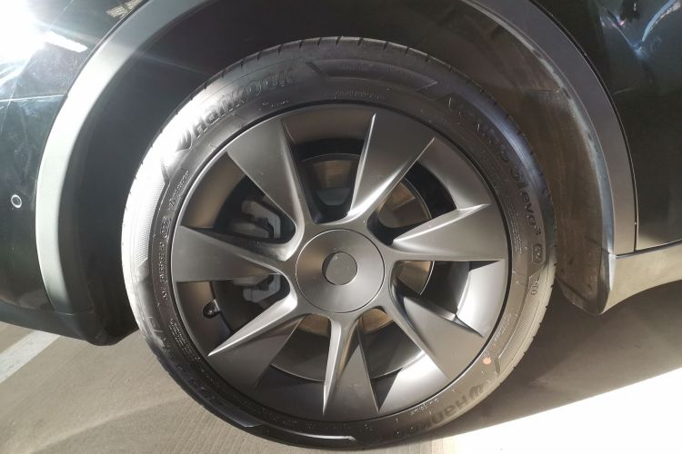 特斯拉 Model Y 2022款 后轮驱动版车身外观6008