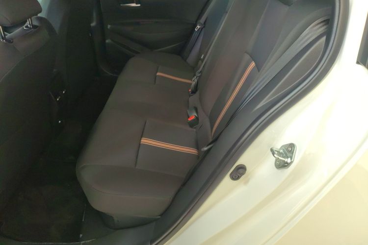 丰田 雷凌 2024款 智能电混双擎 1.8L 豪华版中控内饰21