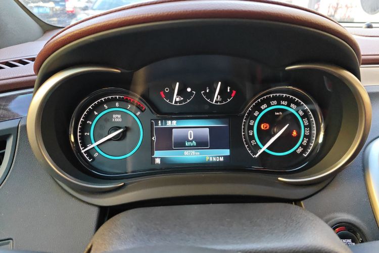 别克 君越 2013款 2.4L SIDI精英舒适型中控内饰15