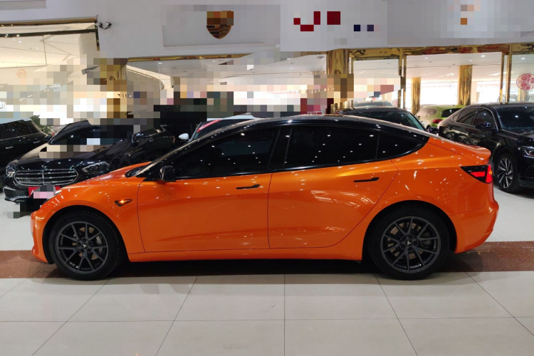 特斯拉 Model 3 2021款 标准续航后驱升级版车身外观4