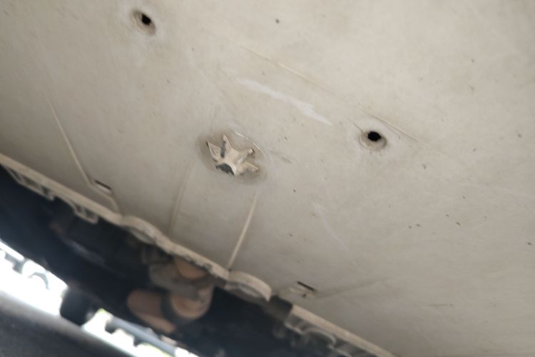 别克 君威 2015款 1.6T 精英技术型局部细节9008