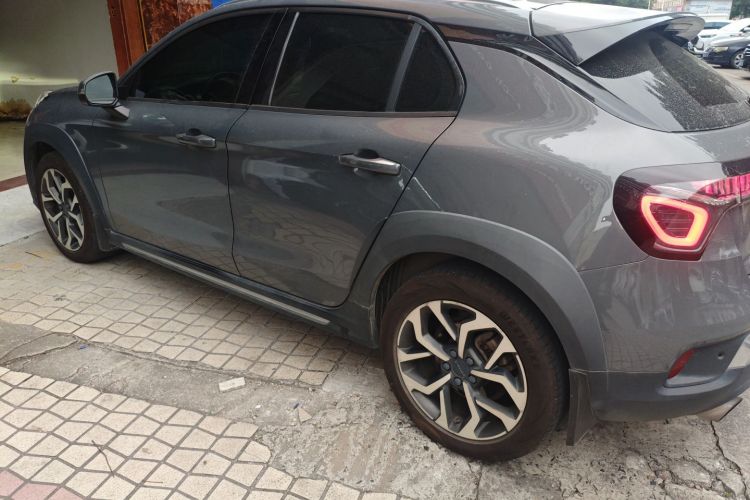 领克02 2018款 1.5T DCT两驱劲版 国V车身外观6003