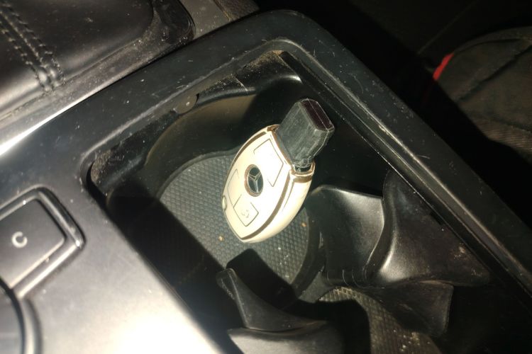 奔驰C级(进口) 2013款 C 180 轿跑版中控内饰7001