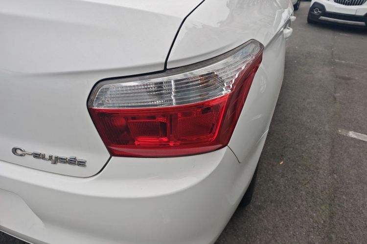 雪铁龙 爱丽舍 2016款 1.6L 自动时尚型车身外观9