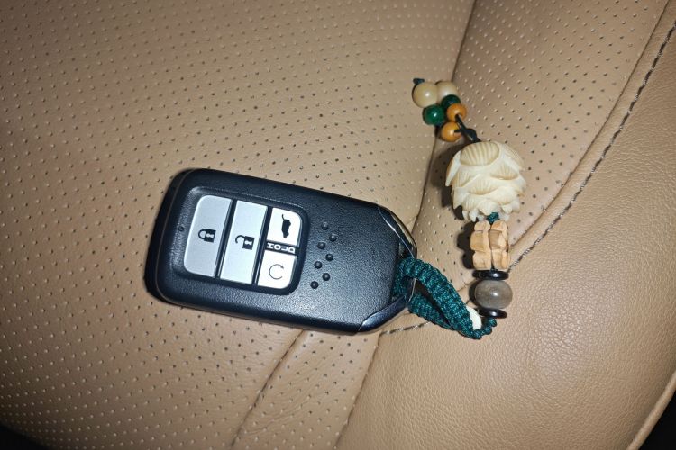 本田UR-V 2020款 370TURBO 两驱尊雅版中控内饰11