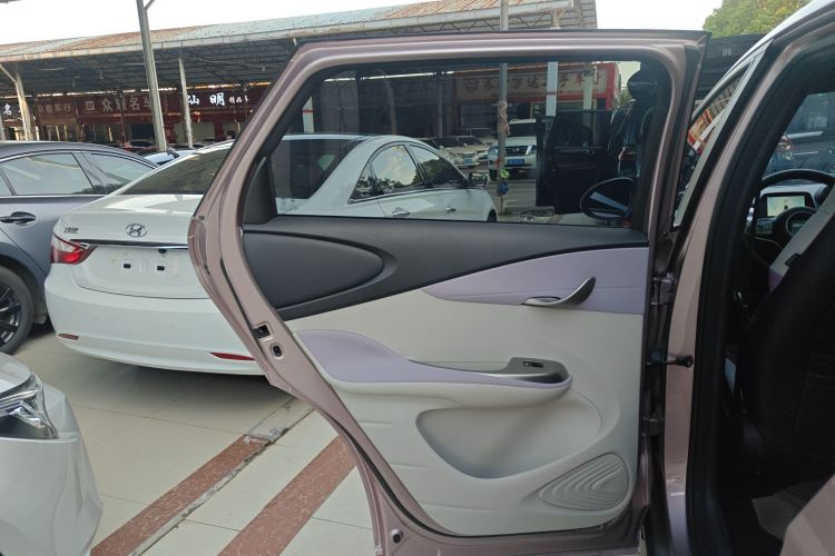 比亚迪 海豚 2021款 405km 时尚版中控内饰7008