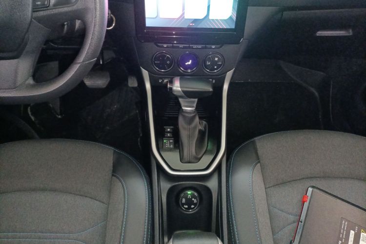 雪铁龙C3-XR 2021款 190THP DCT致尚版中控内饰18