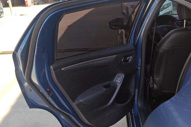 雪铁龙C3-XR 2015款 1.6L 自动先锋型中控内饰49