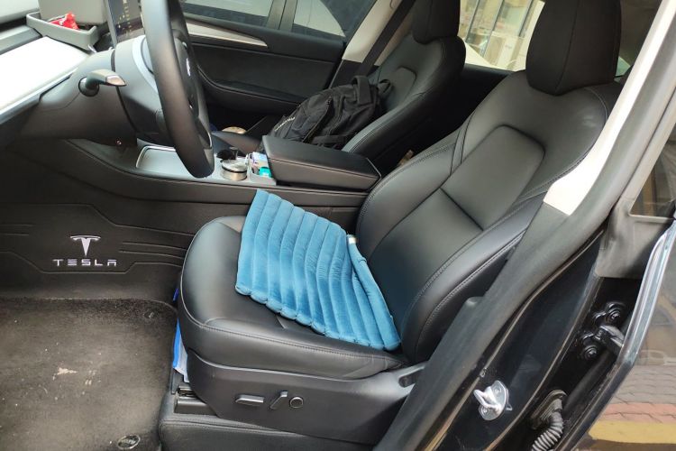 特斯拉 Model Y 2024款 后轮驱动版中控内饰19