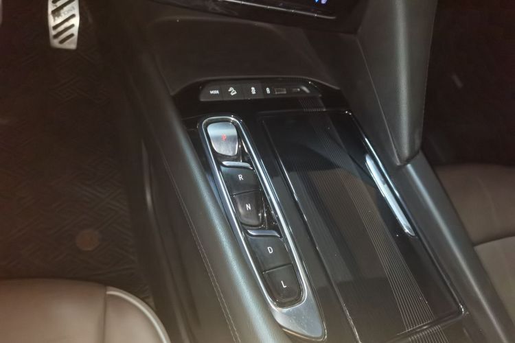 别克 昂科旗 2020款 28T 四驱旗舰型中控内饰18