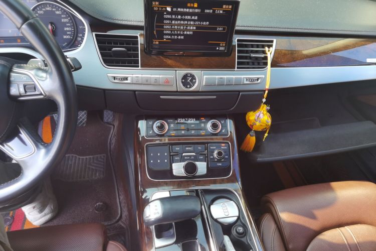 奥迪A8 2013款 A8L 45 TFSI quattro豪华型中控内饰16