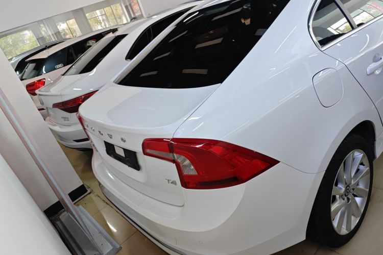 沃尔沃S60 2016款 S60L T4 智远版车身外观6002