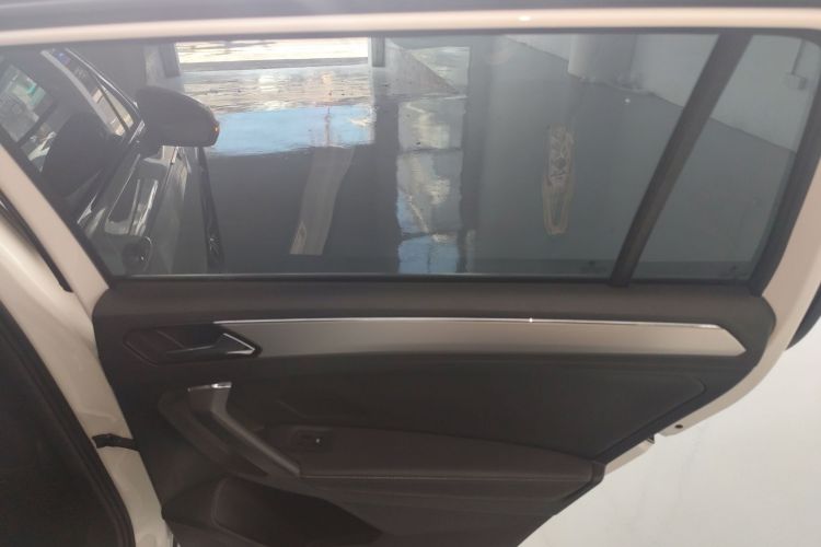 大众 途观L 2019款 330TSI 自动两驱全景舒适版 国VI中控内饰7005