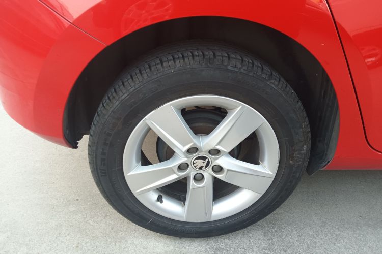 斯柯达 晶锐 2017款 1.4L 手动车享版车身外观6008