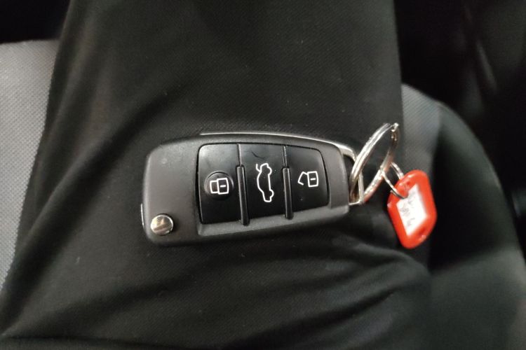 奥迪Q2L 2021款 35 TFSI 进取动感型中控内饰7001