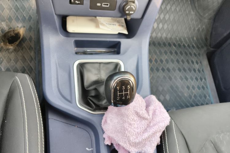 BAW北汽制造 锐胜王牌M7 2025款 2.0L 手动长轴舒适型 6/7座中控内饰18