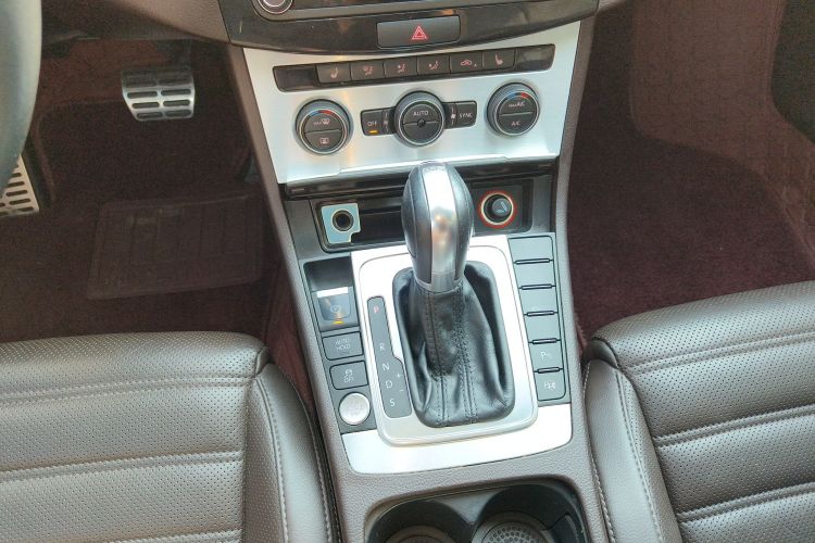 一汽-大众CC 2018款 1.8TSI 豪华型中控内饰18