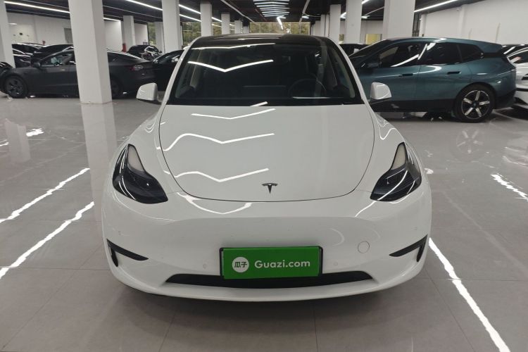 特斯拉 Model Y 2022款 改款 后轮驱动版车身外观2